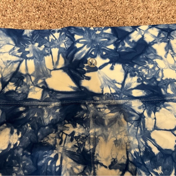 RARE lululemons, size 4, 28”. Super flattering and made to last! - Picture 3 of 3